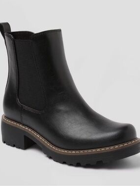 Universal Thread Black Chelsea Lug Sole Ankle Boot
